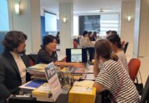 유럽에 ‘케이-북’ 열풍을…체코·폴란드 ‘찾아가는 도서전’ 개최